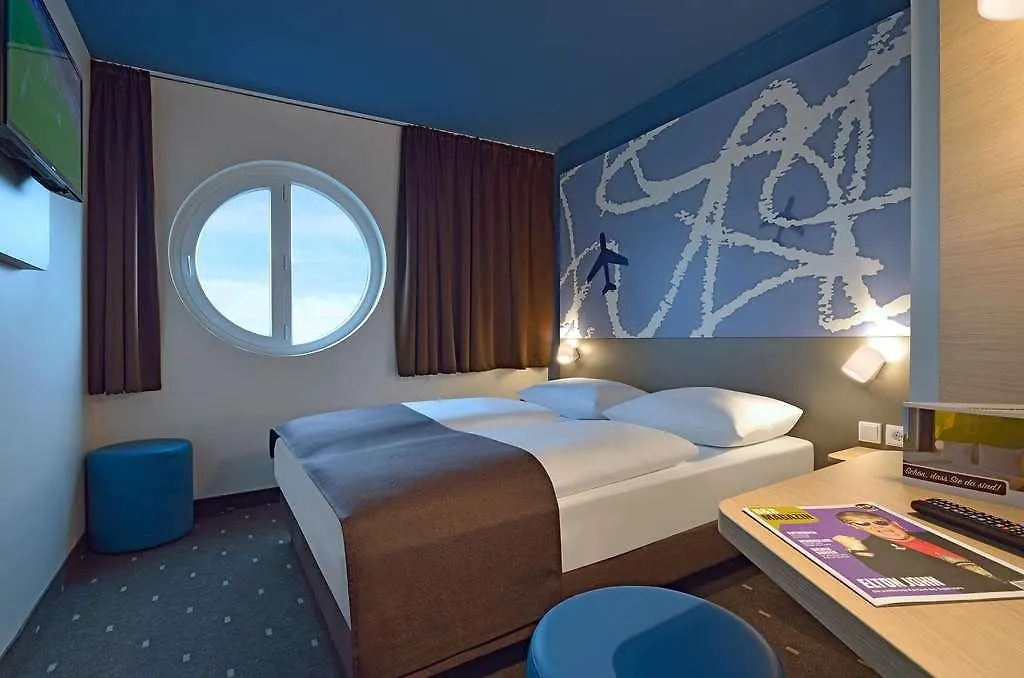 B&B Hotel Frankfurt-Hahn Airport Plein Německo