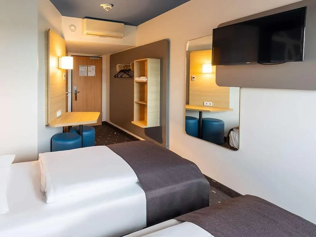 B&B Hotel Frankfurt-Hahn Airport Plein 0*,  Německo