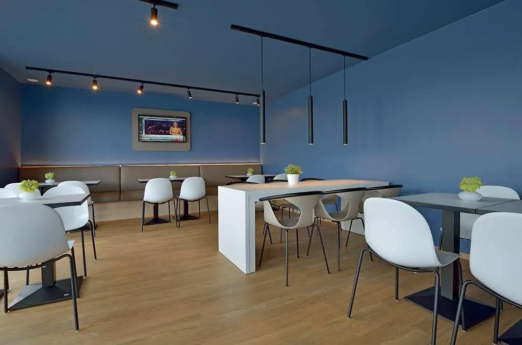 B&B Hotel Frankfurt-Hahn Airport Plein