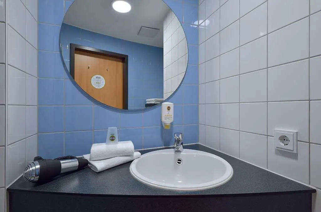 B&B Hotel Frankfurt-Hahn Airport Plein 0*,