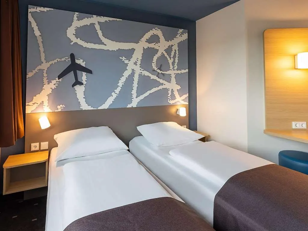 B&B Hotel Frankfurt-Hahn Airport Plein Deutschland