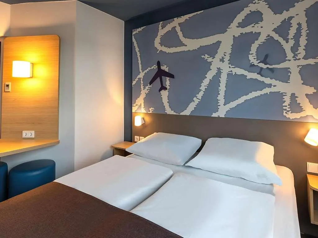 B&B Hotel Frankfurt-Hahn Airport Plein